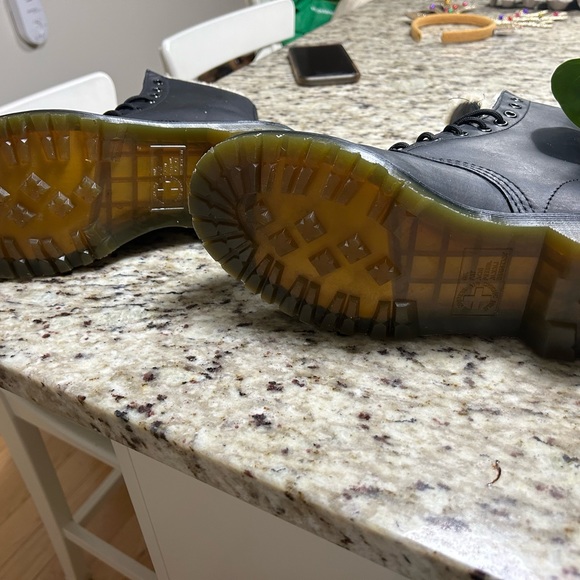 Dr. martens 1460 Serena fur lined lace up boots - size 9 - Picture 7 of 7